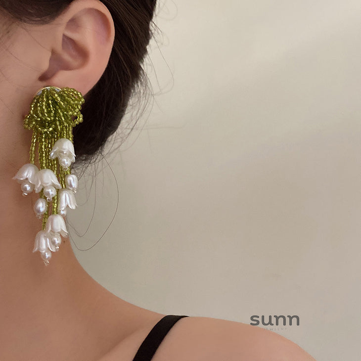 Harlan Floral Tassel Earrings [XIK58CJ7]