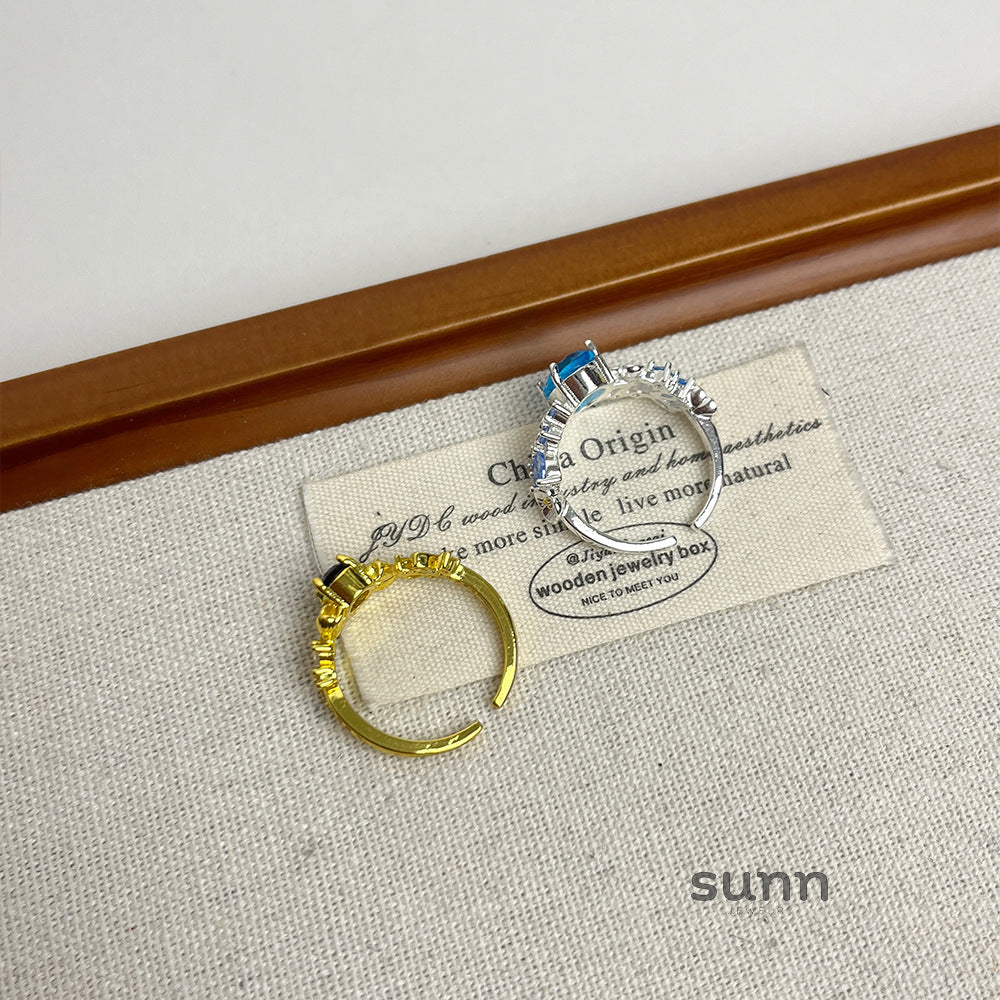 Harlan Golden Gemstone Ring [3DPLOS6V]