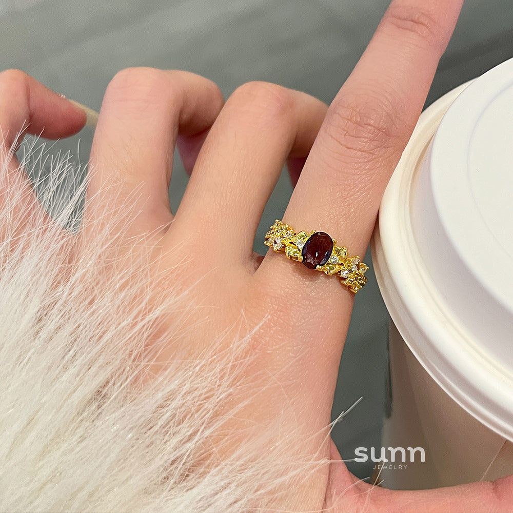 Harlan Golden Gemstone Ring [XILZ3Y3P]