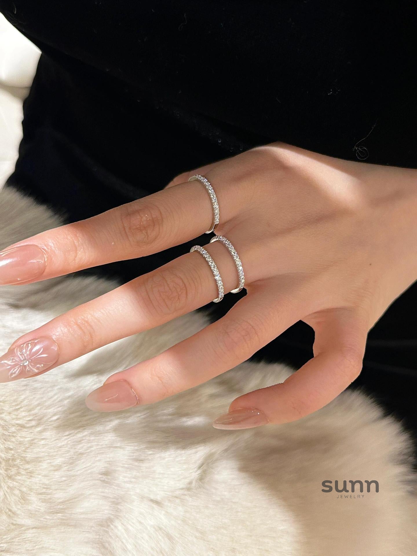 Harlem Dainty Pave Band Ring [16B5YGVA]