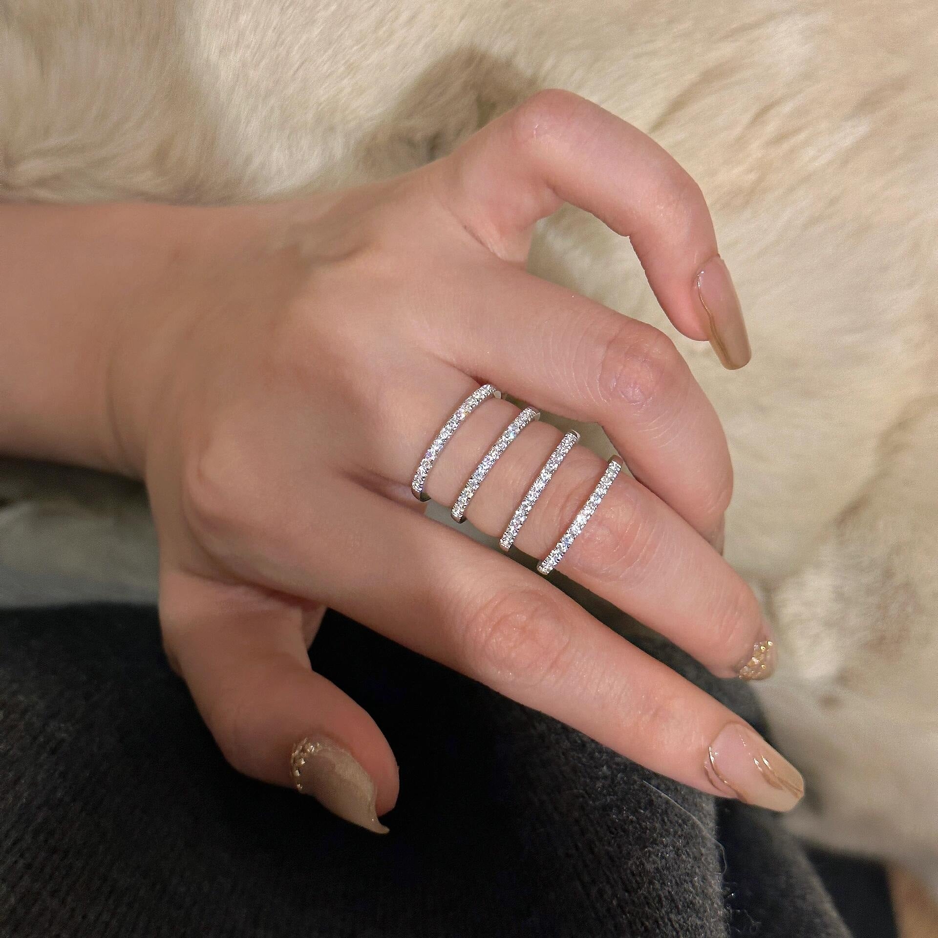 Harlem Dainty Pave Band Ring [O3I2CVCB]