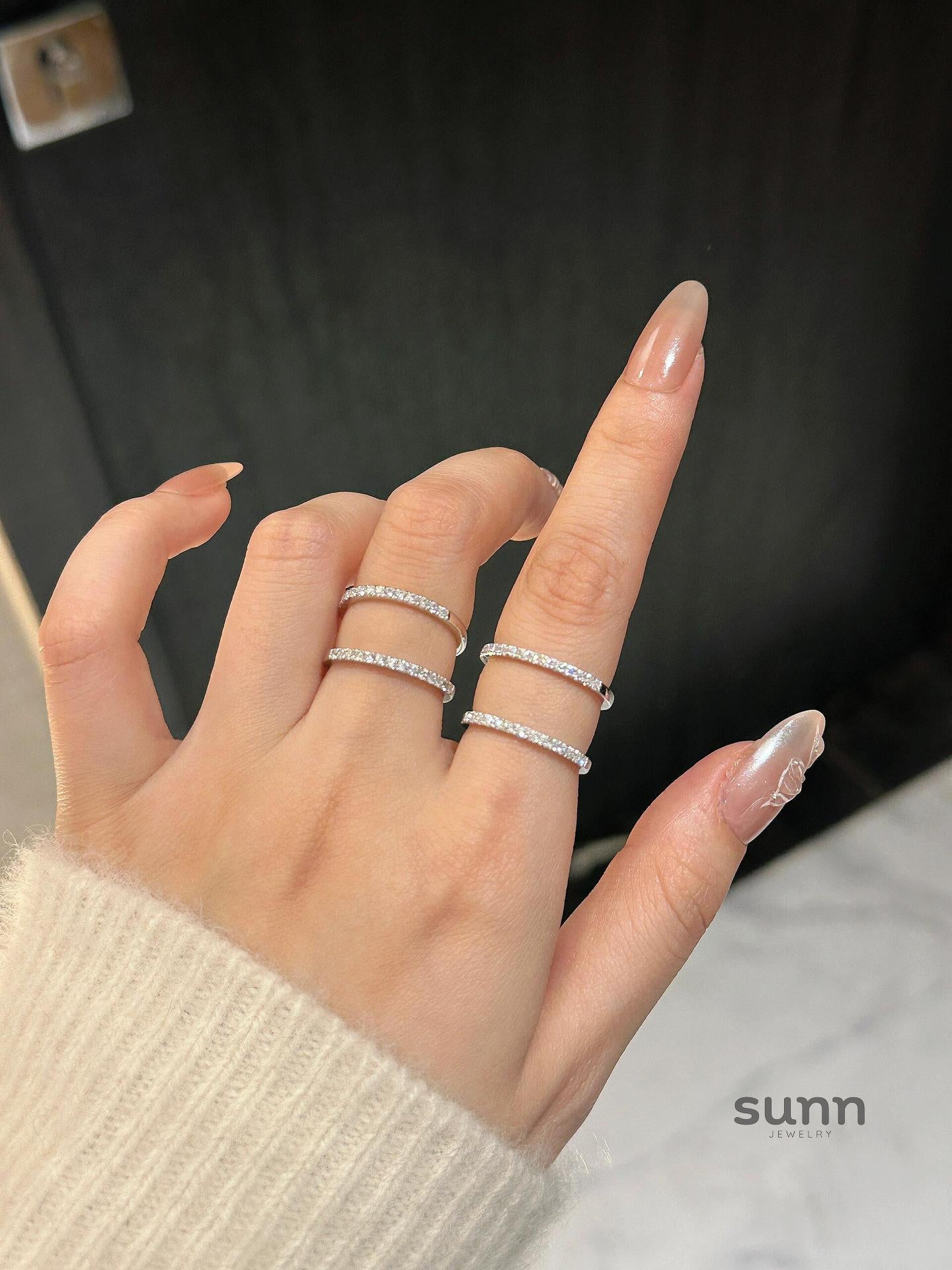 Harlem Dainty Pave Band Ring [3YA3VV03]