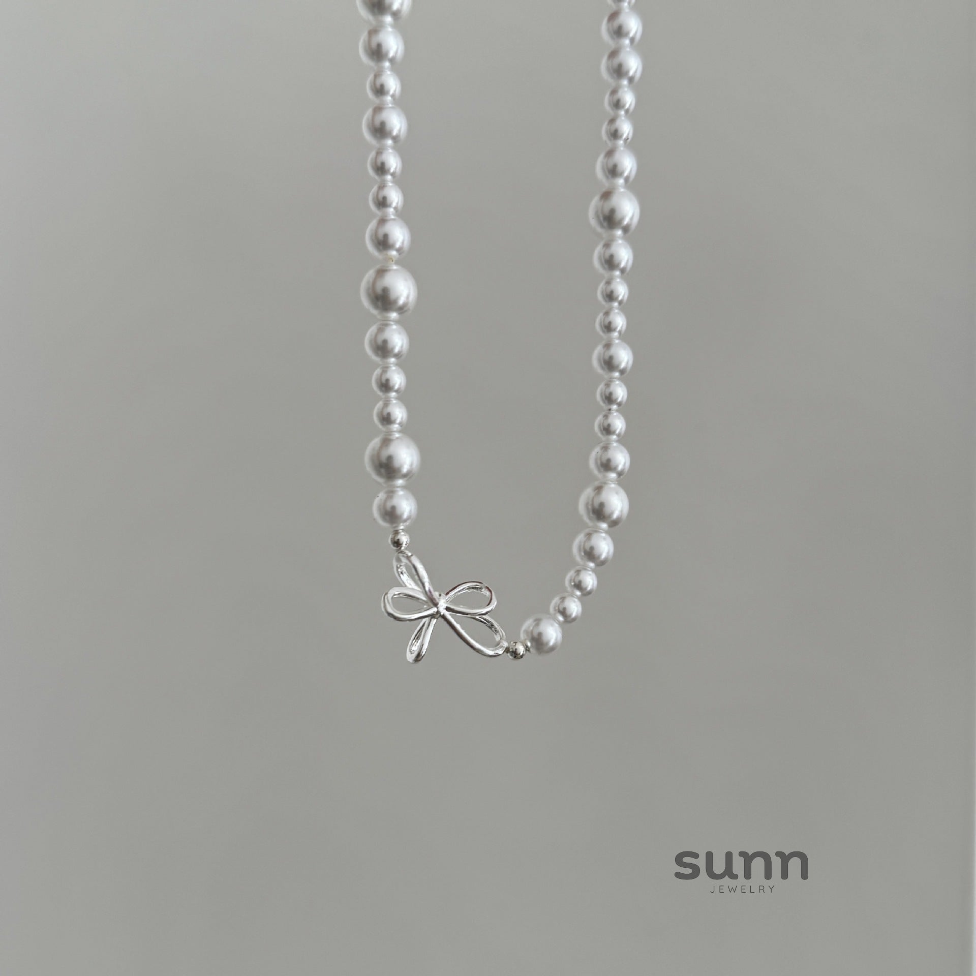 Harlo Pearl Bow Necklace [4DH6FFRW]