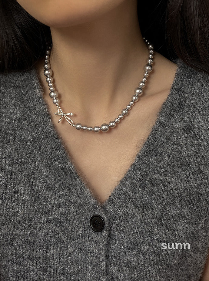 Harlo Pearl Bow Necklace [664PB4XQ]