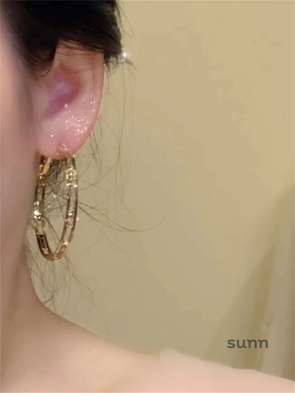 Harlym Rhinestone Butterfly Hoops