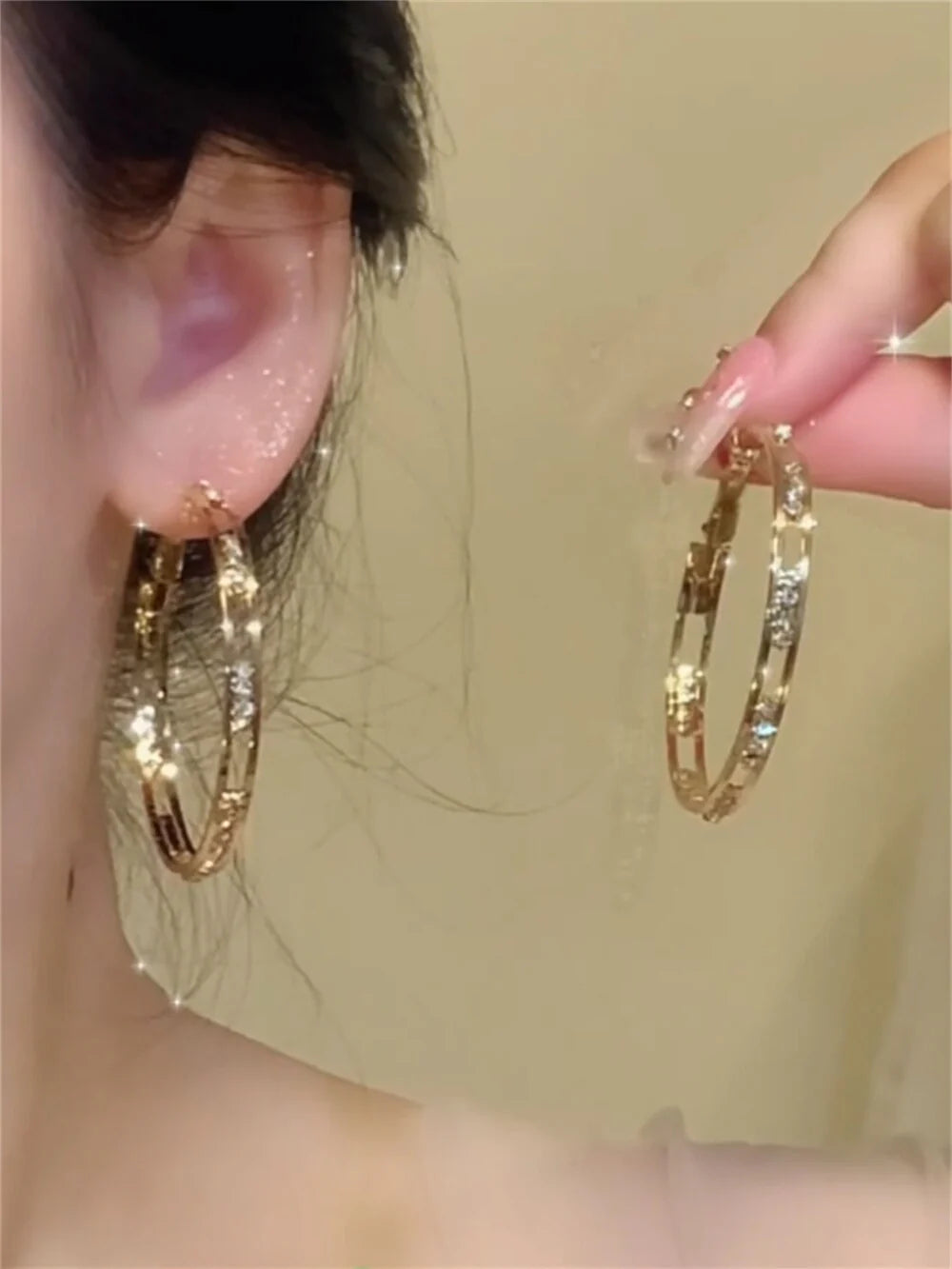 Harlym Rhinestone Butterfly Hoops