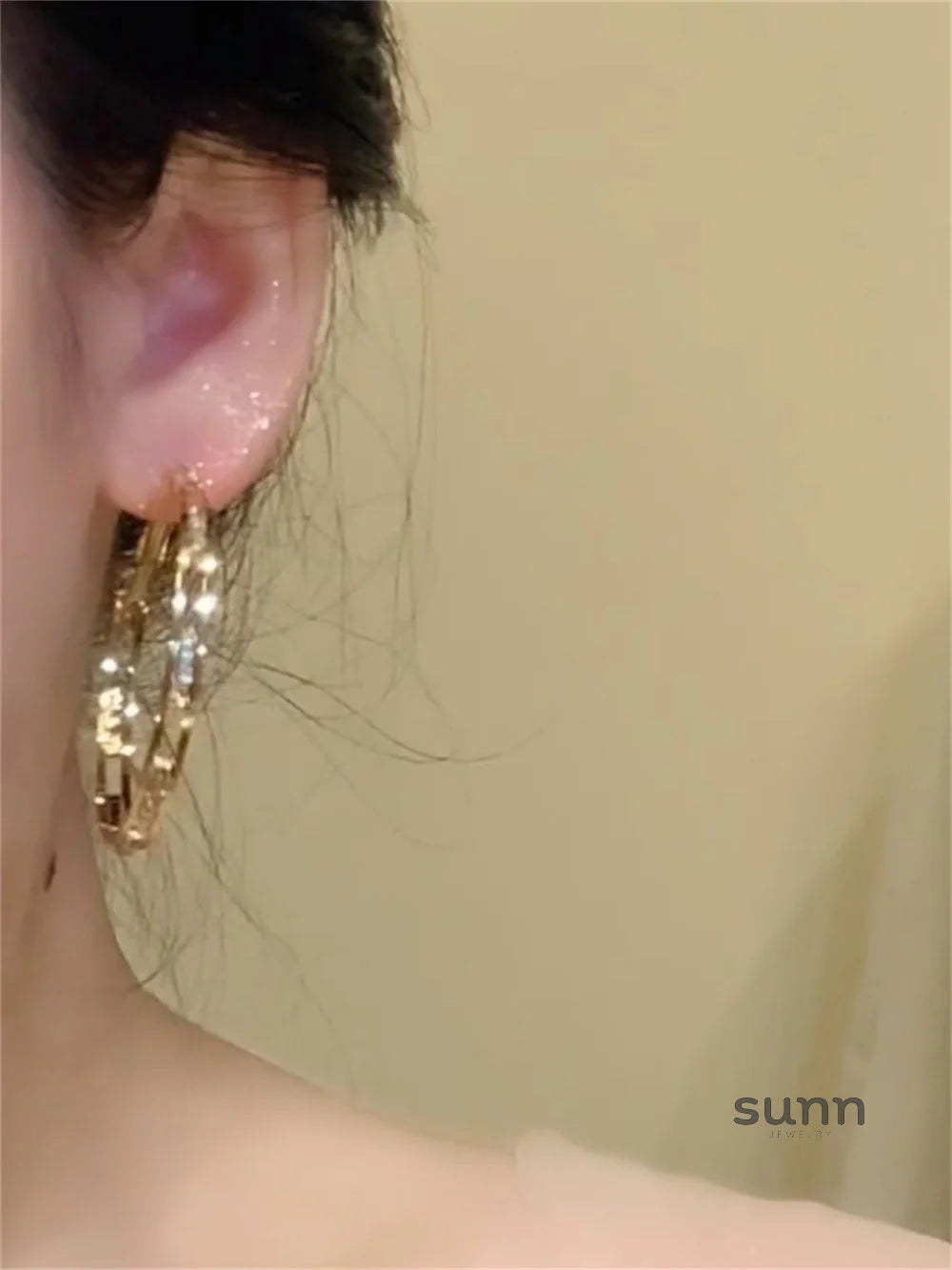 Harlym Rhinestone Butterfly Hoops