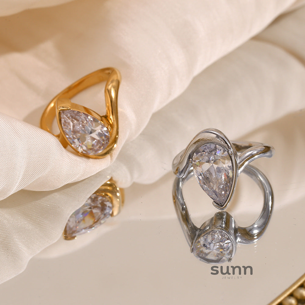 Harmoni Dainty Waterdrop Ring [DJ0QDPIV]