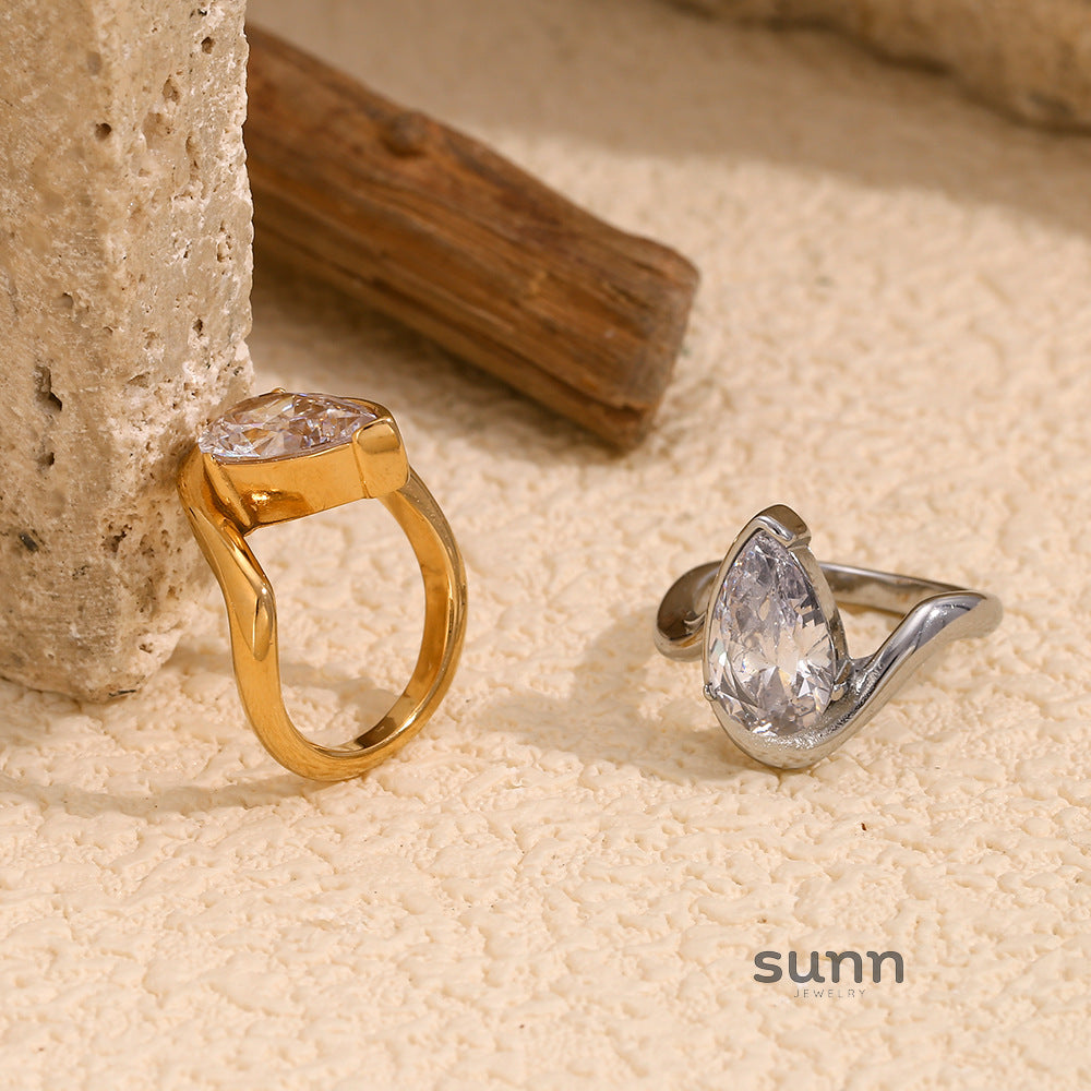 Harmoni Dainty Waterdrop Ring [VZKQ17E1]