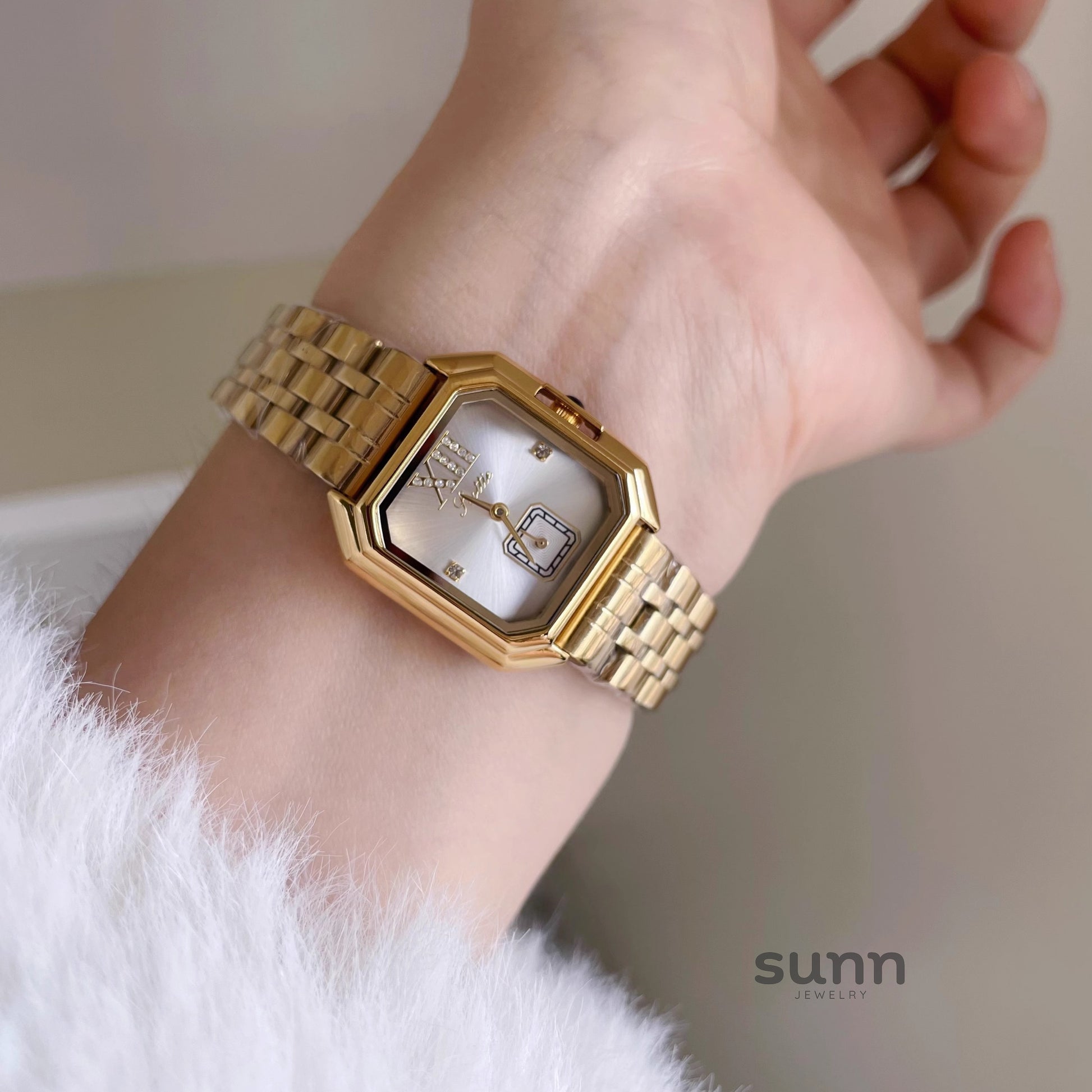 Harmonii Sleek Square Watch [3AXVR7JE]
