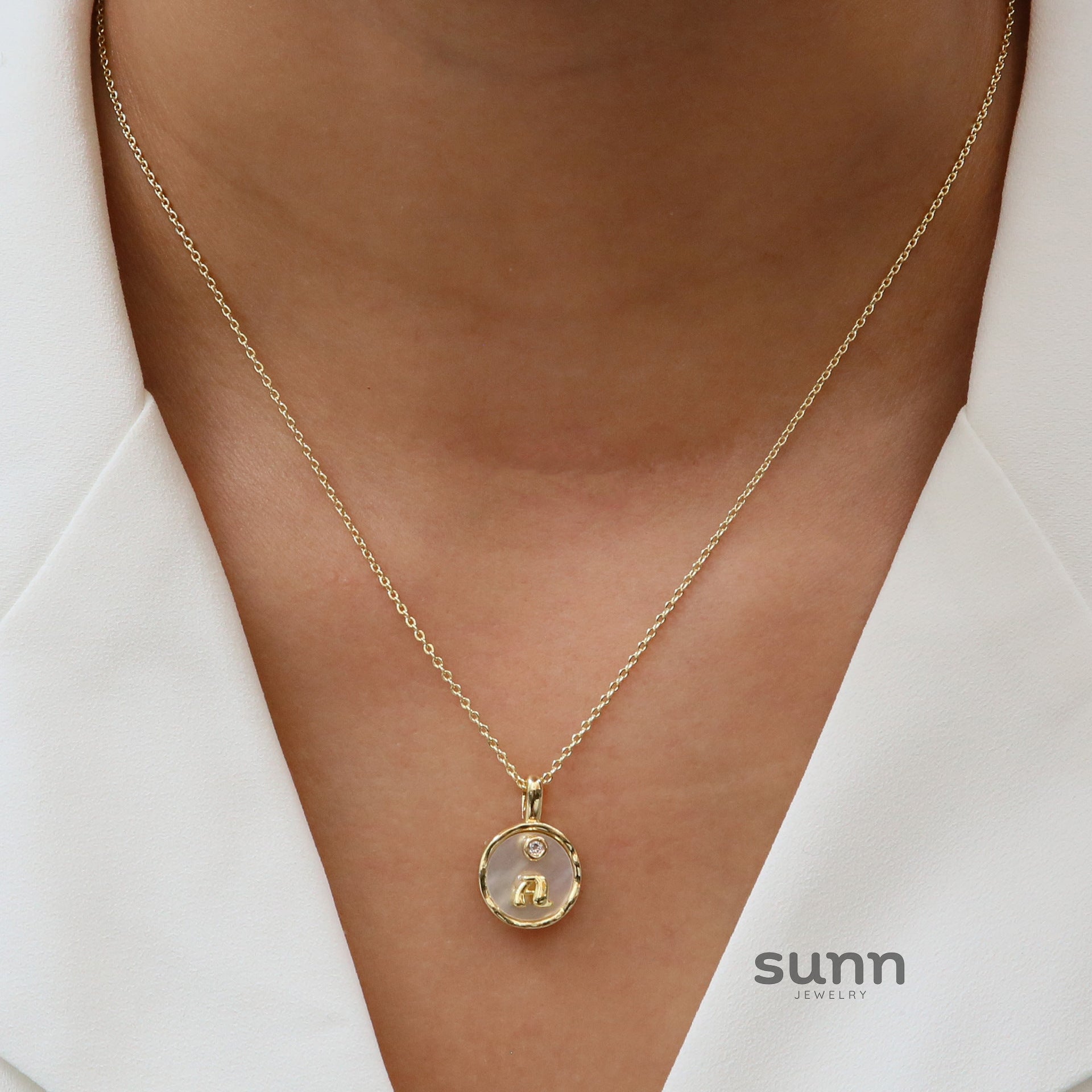 Haset Cursive Initial Pearl Necklace [992XJ6LP]