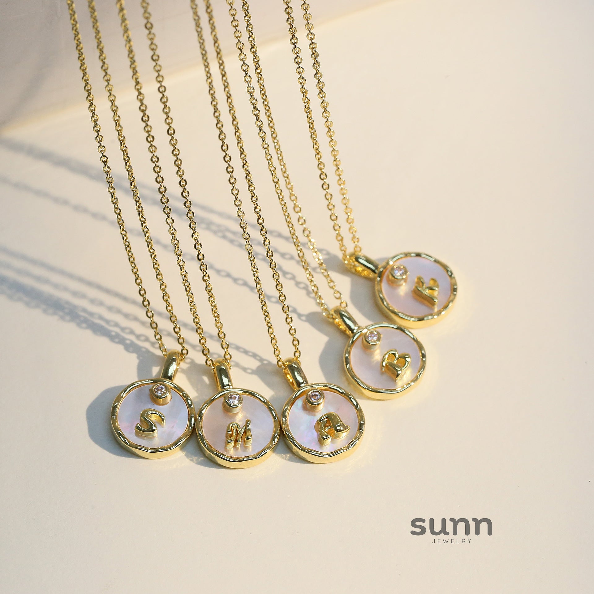 Haset Cursive Initial Pearl Necklace [0RQZH9JK]