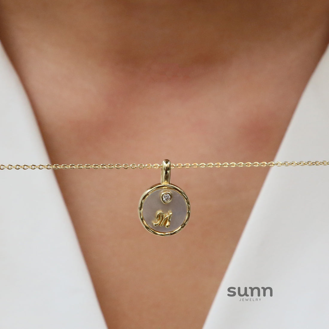 Haset Cursive Initial Pearl Necklace [NQT89ZR7]