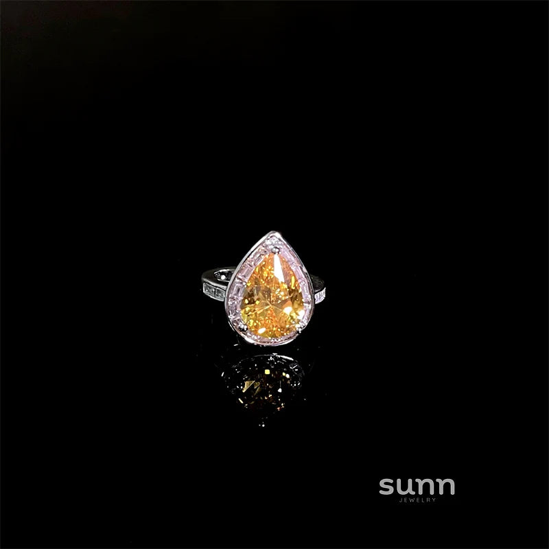 Haset Elegant Teardrop Ring
