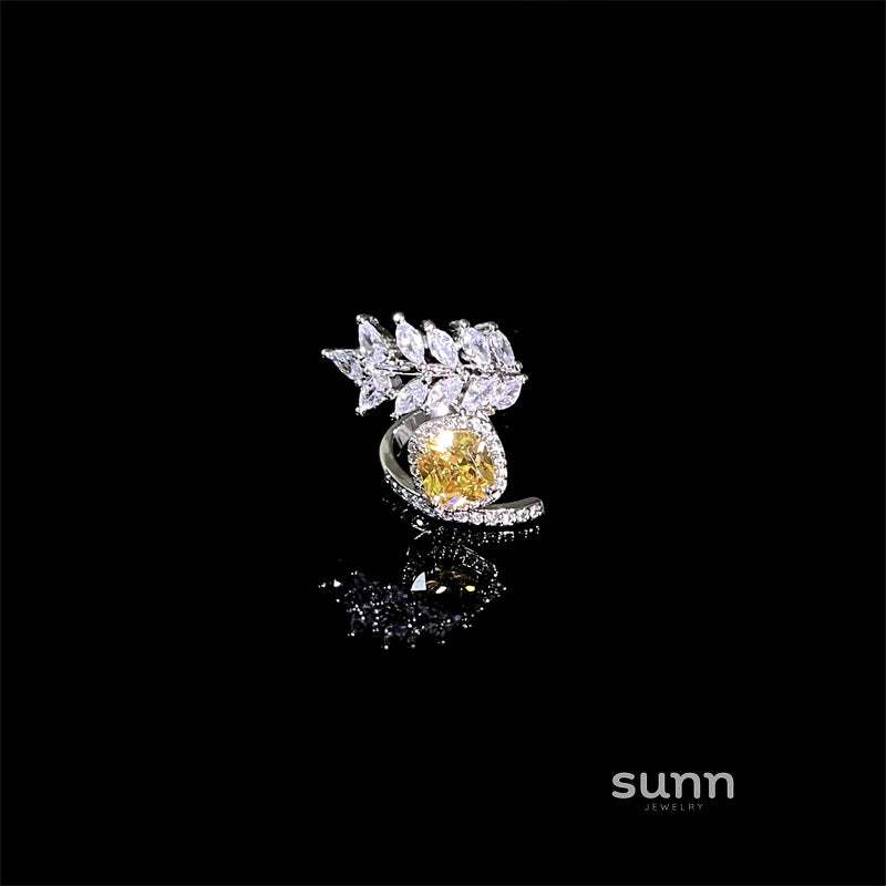 Haset Elegant Teardrop Ring