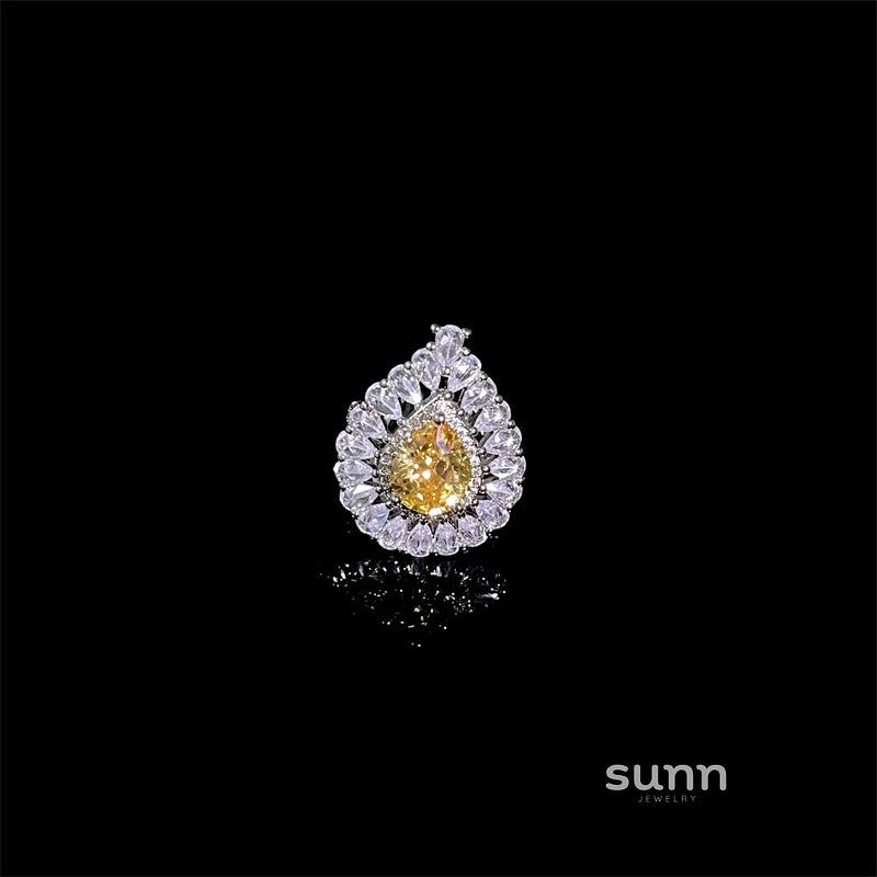 Haset Elegant Teardrop Ring
