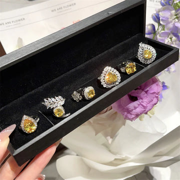 Haset Elegant Teardrop Ring