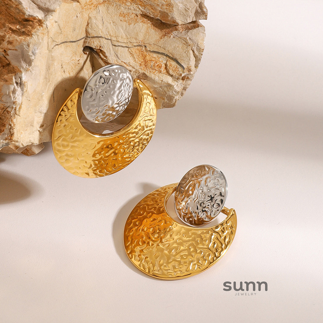 Havana Two-Tone Round Earrings [MNT1LZXT]