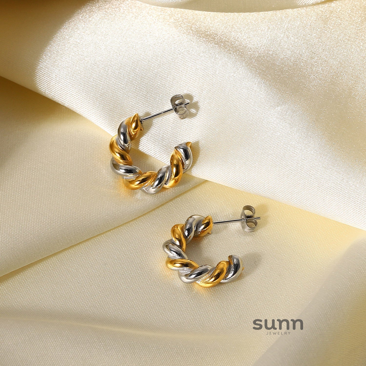 Havyn Twisted Link Earrings