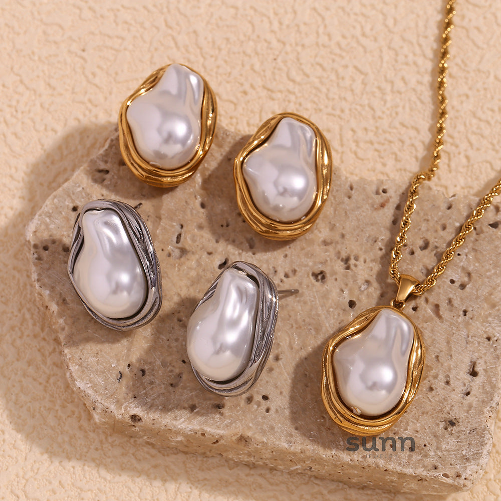 Hawa Baroque Pearl Necklace & Earrings [2GOPN8VC]