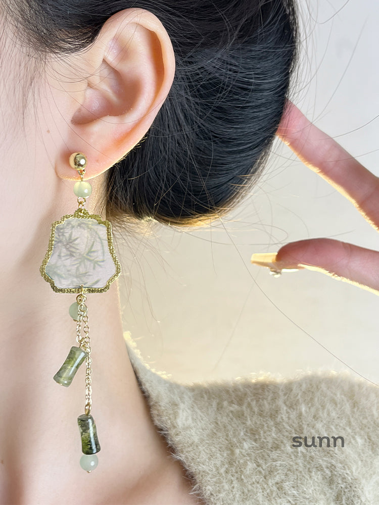 Hayes Chinoiserie Tassel Earrings [DH3YA71C]