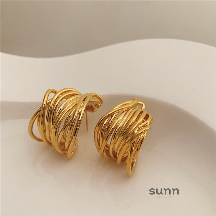 Haylen Sculptural Metal Drop Earrings [R91R9JFL]