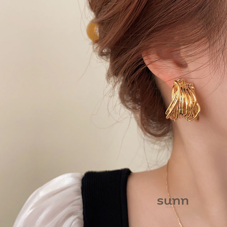 Haylen Sculptural Metal Drop Earrings [H4JEPAH7]