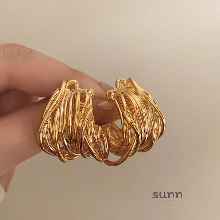 Haylen Sculptural Metal Drop Earrings [GNZ4GIQI]