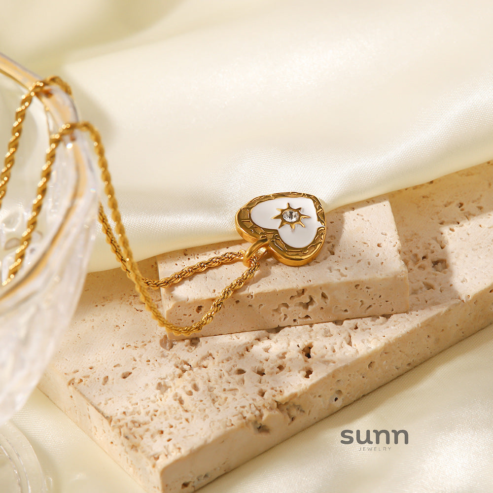 Haylie Zircon Heart Pendant [HBWVC5VV]