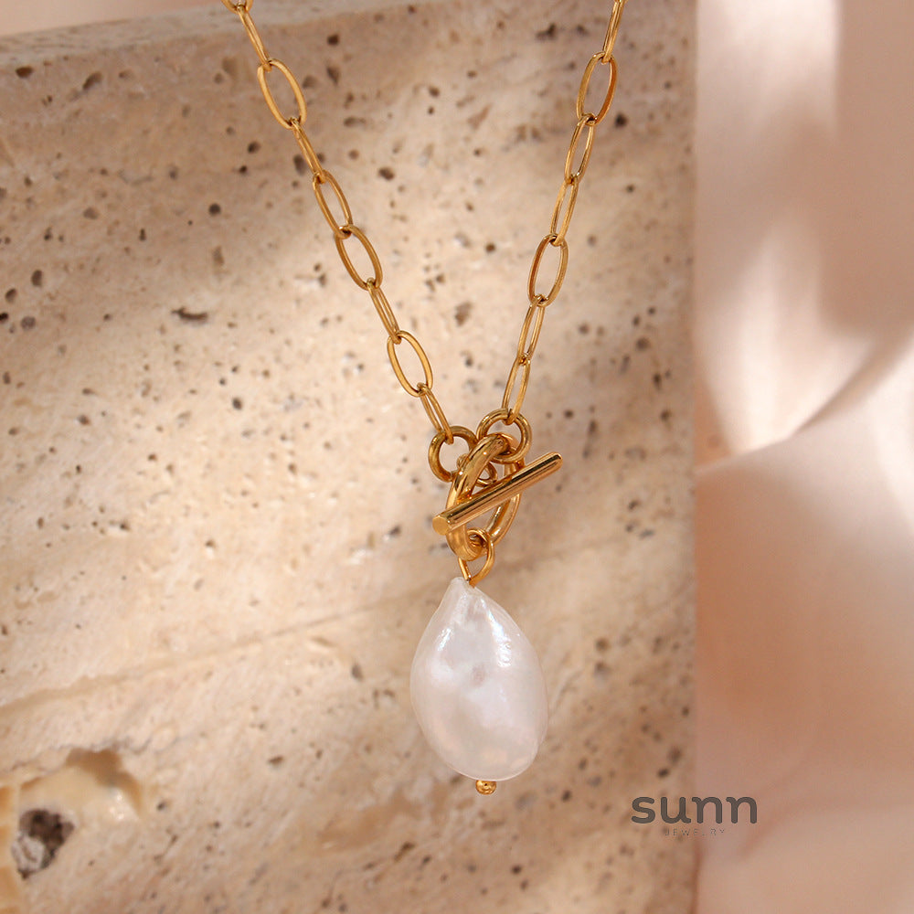 Hazel Baroque Pearl Paperclip Necklace [2KK9VLJ1]