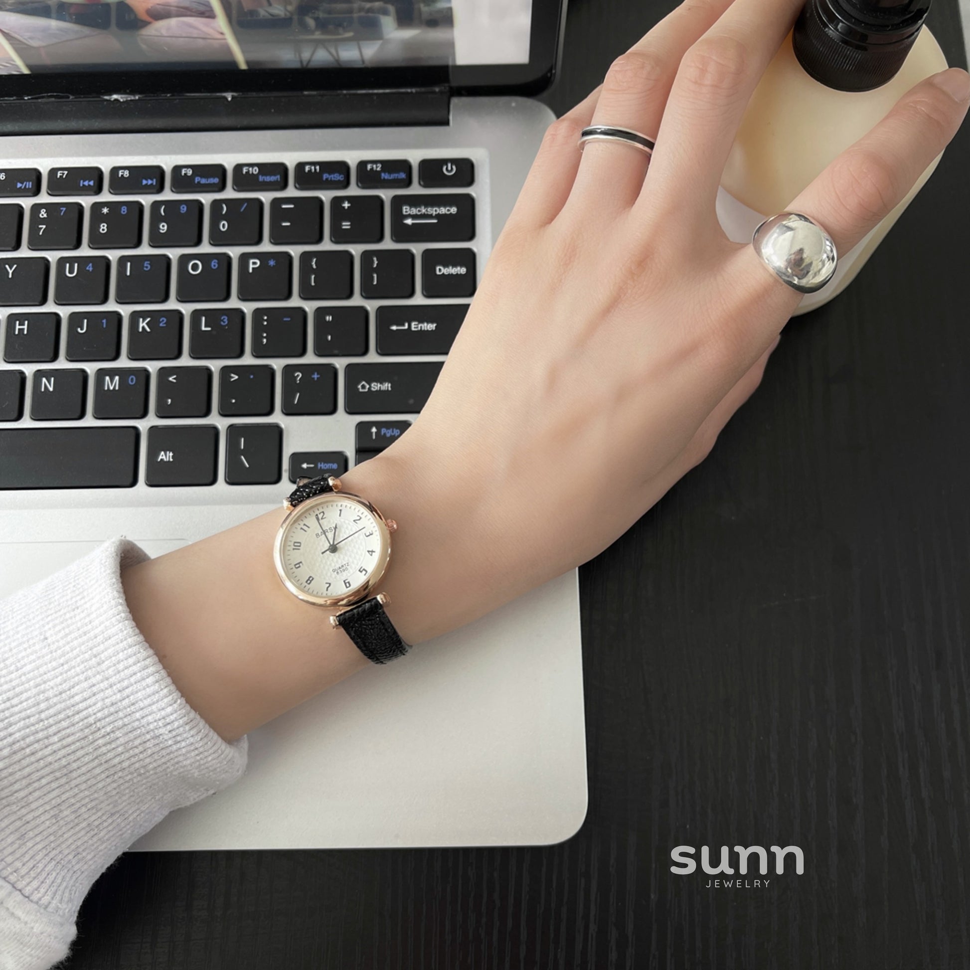 Heidy Petite Round Watch [Y3VLMUY2]