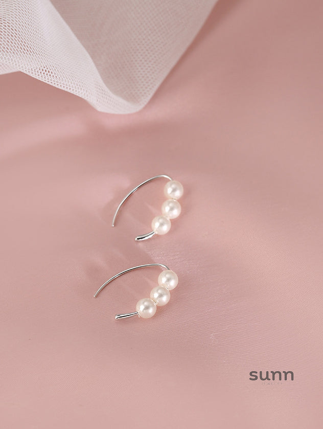 Helaina Fluid Hook Earrings [E5BG3K7Q]