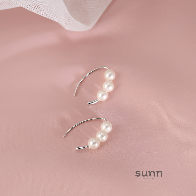 Helaina Fluid Hook Earrings [CQF7GPTH]