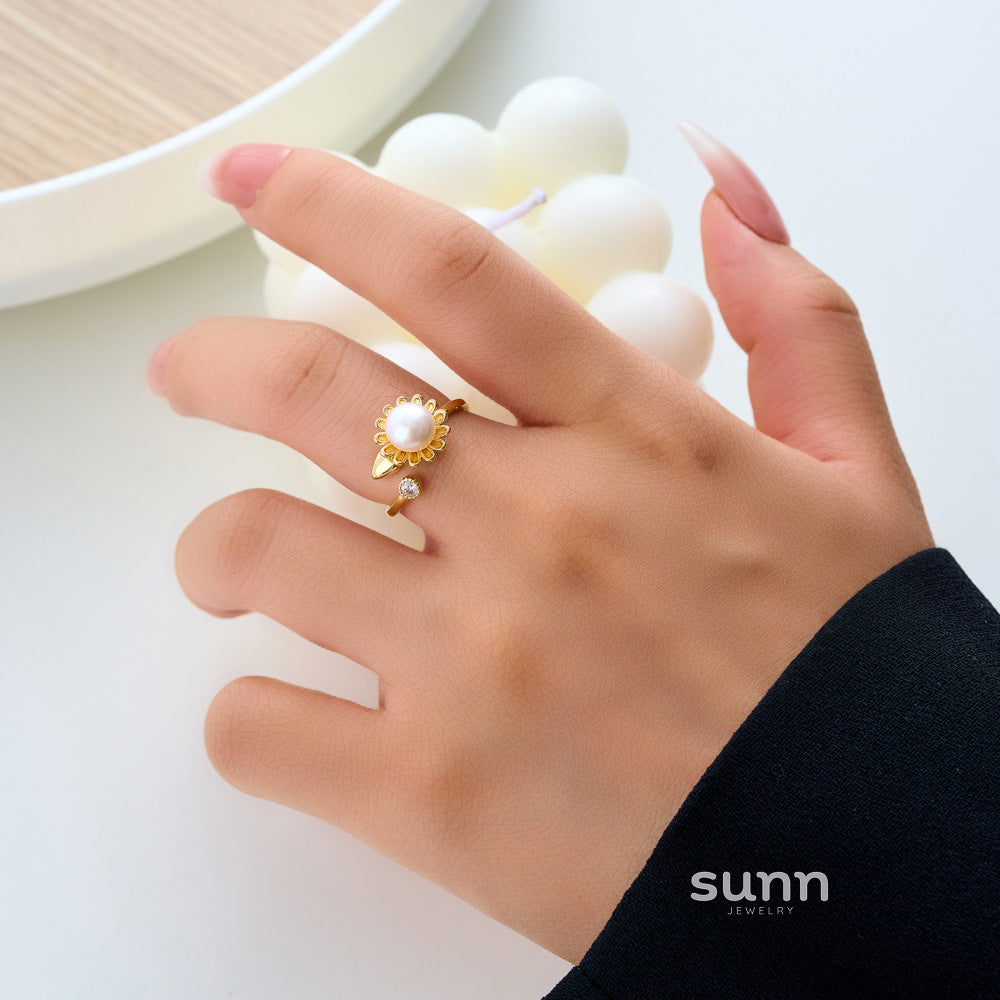 Helene Pearl Bloom Ring [XV3VFJE7]