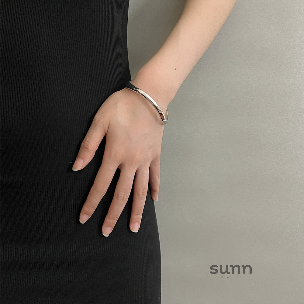 Hensley Wave Cuff Bracelet [SQCKD782]