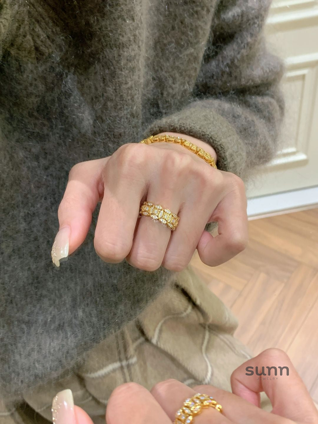 Hinda Abundance Serpent Ring [VE3HMNUJ]