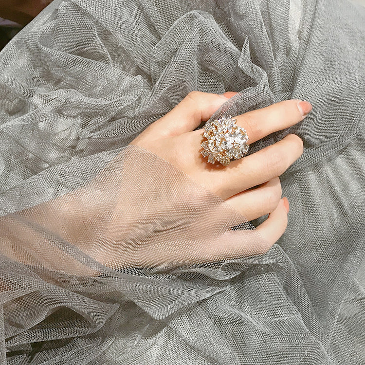 Hinda Sparkle Bloom Ring