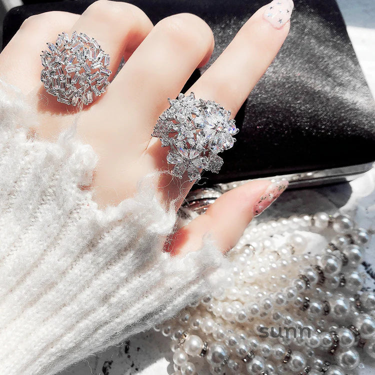 Hinda Sparkle Bloom Ring