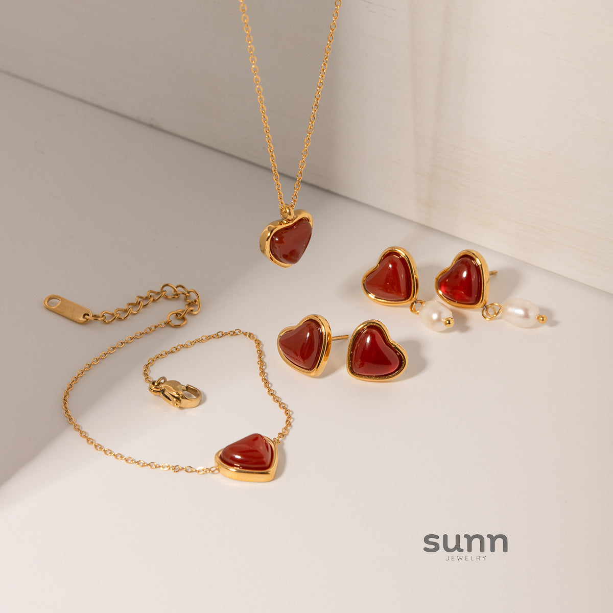 Holley Pearl Heart Earrings [MH4GS7DP]