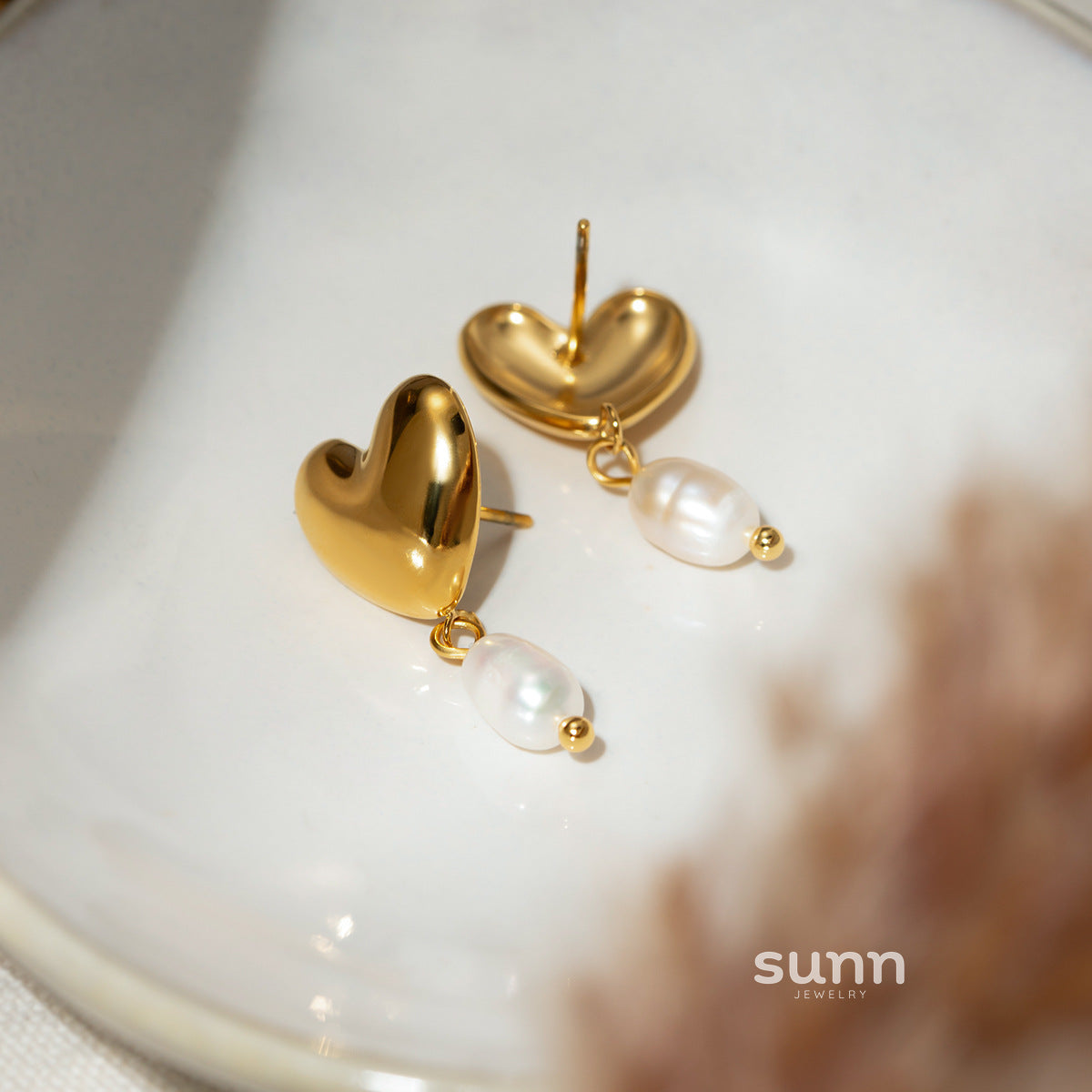Holley Pearl Heart Earrings [2O01RE6I]