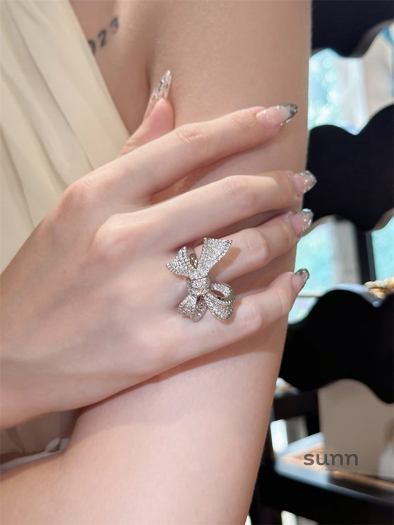Hollie Dazzling Bow Ring [4VKHJGEU]