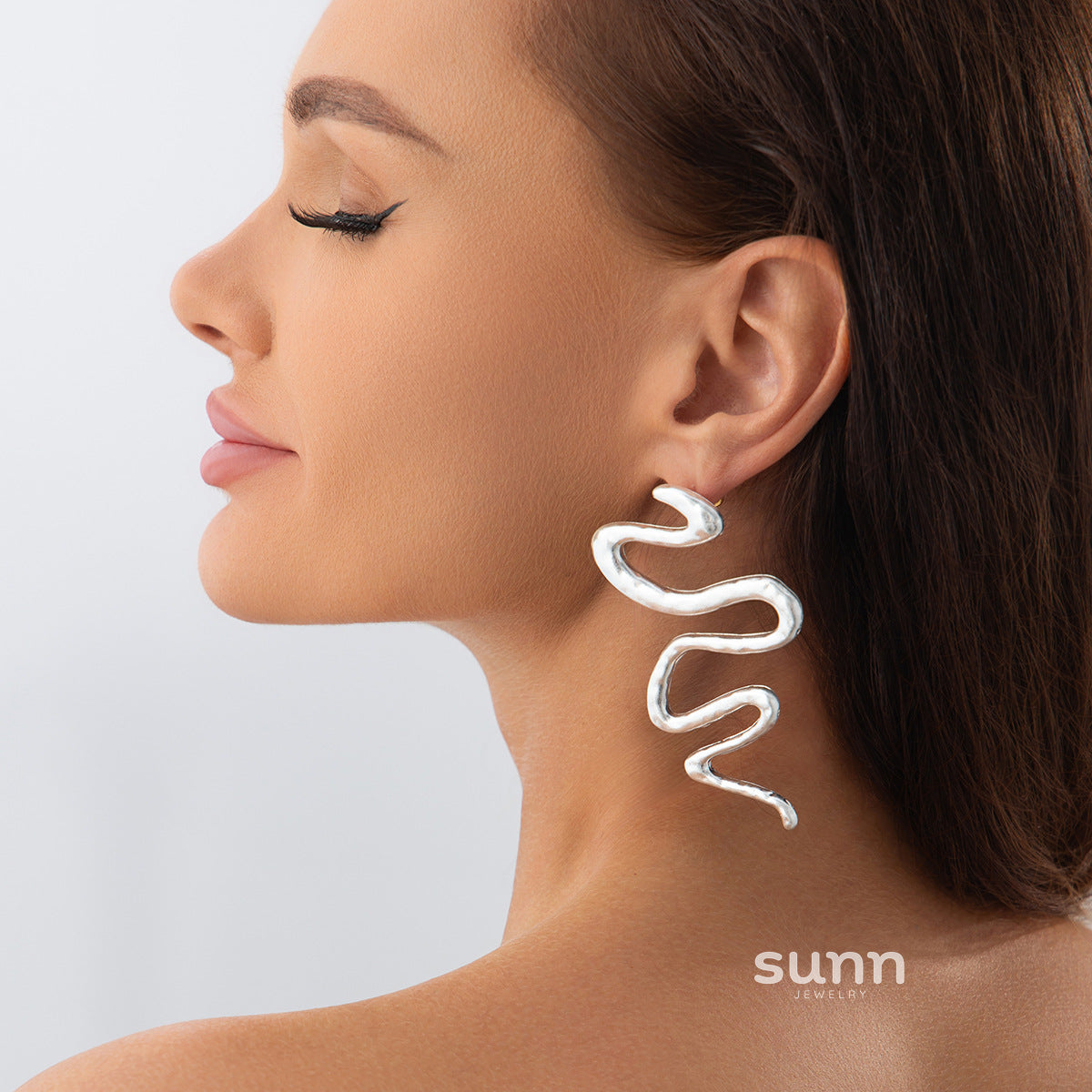 Hollis Serpent Curve Earrings [KF5WQFQA]