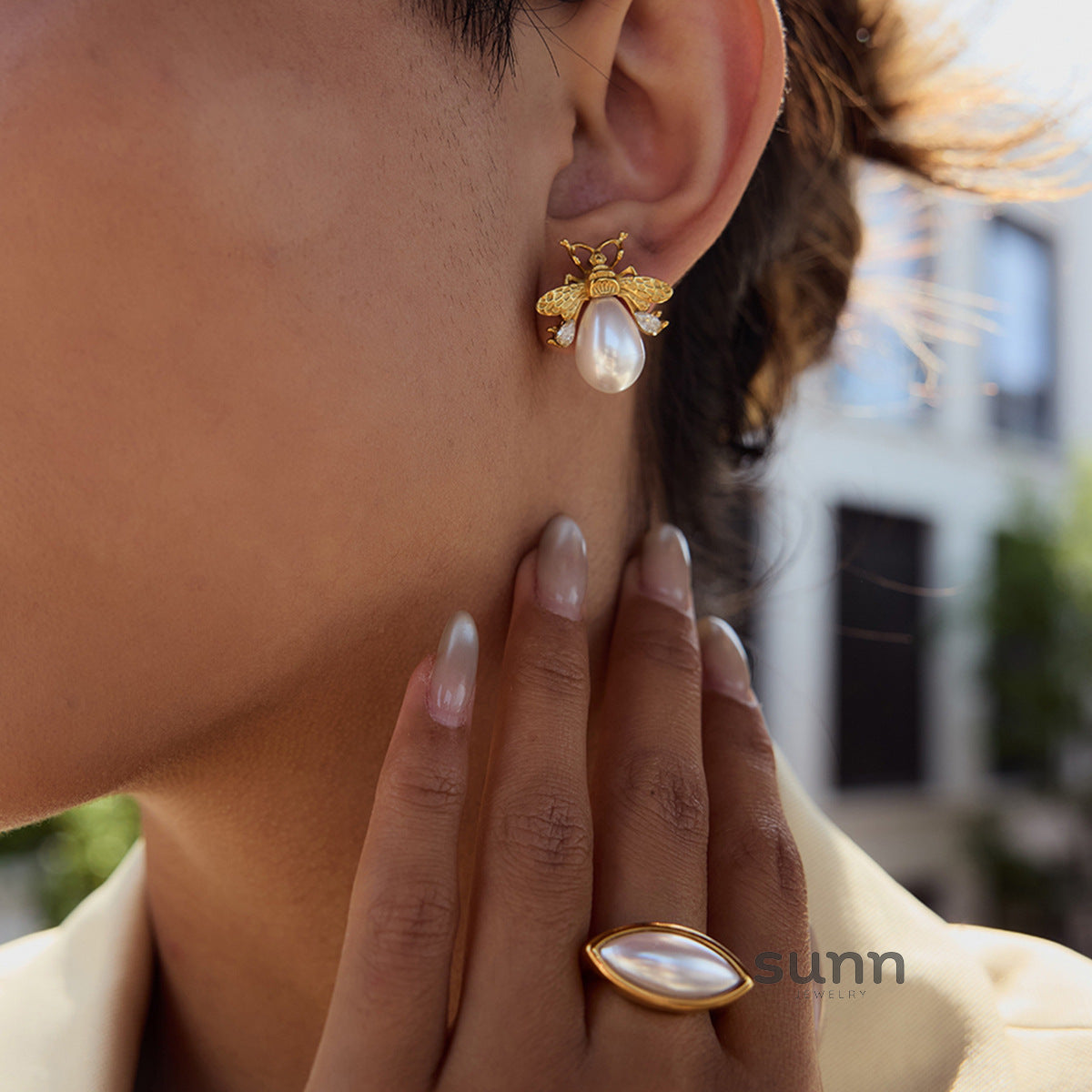 Honey Geometric Pearl Earrings [4LRRJPBN]
