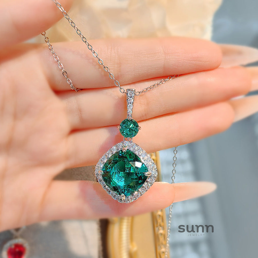 Hudson Royal Gemstone Set [R2HW62I0]
