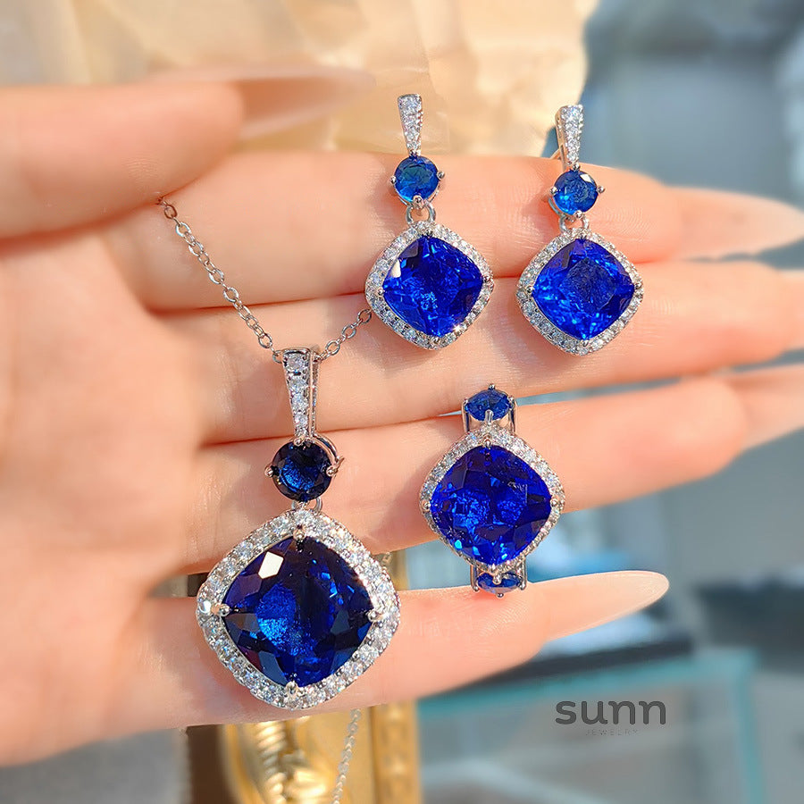 Hudson Royal Gemstone Set [H1JGQVYF]