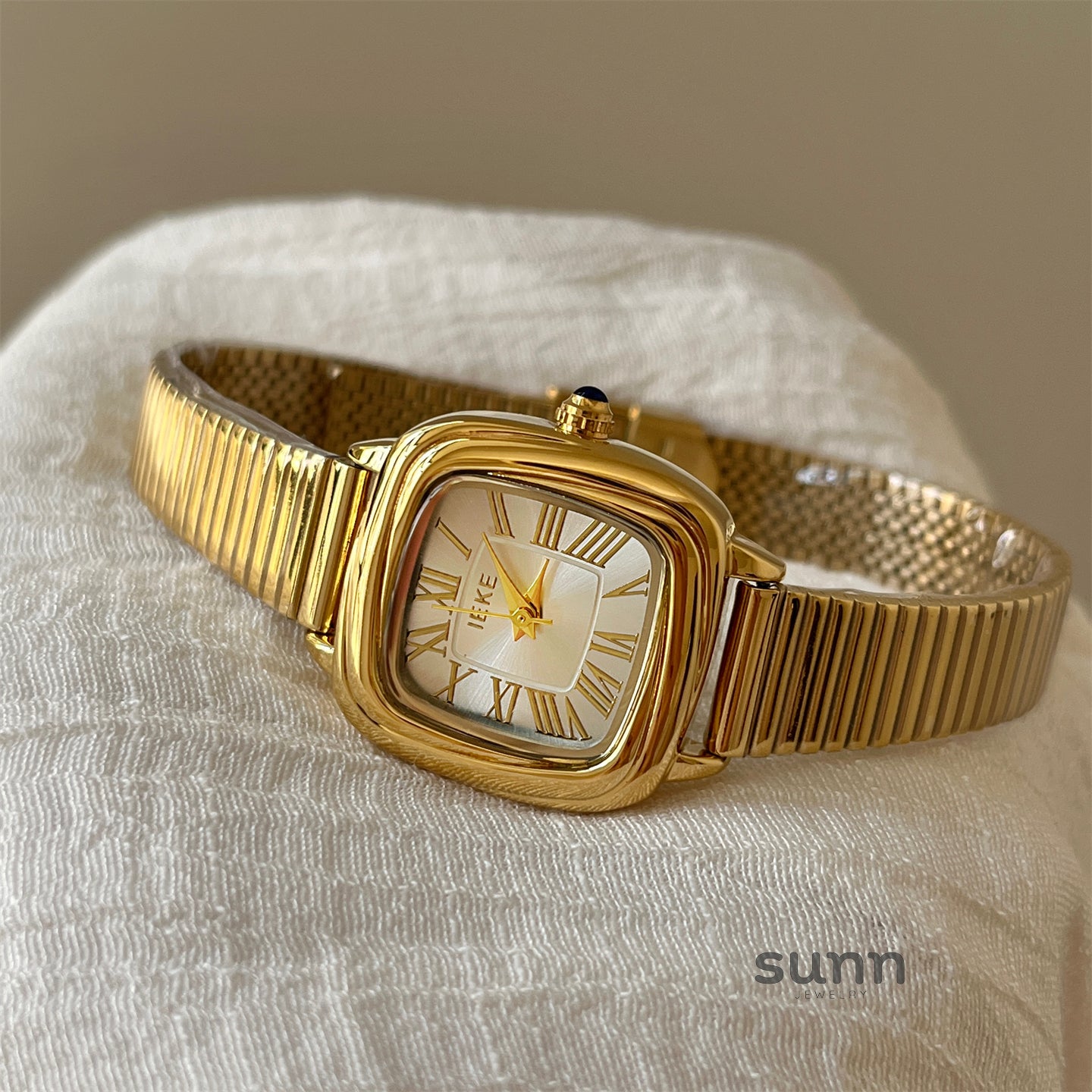 Hudsyn Retro Roman Square Watch [OYFO73PZ]