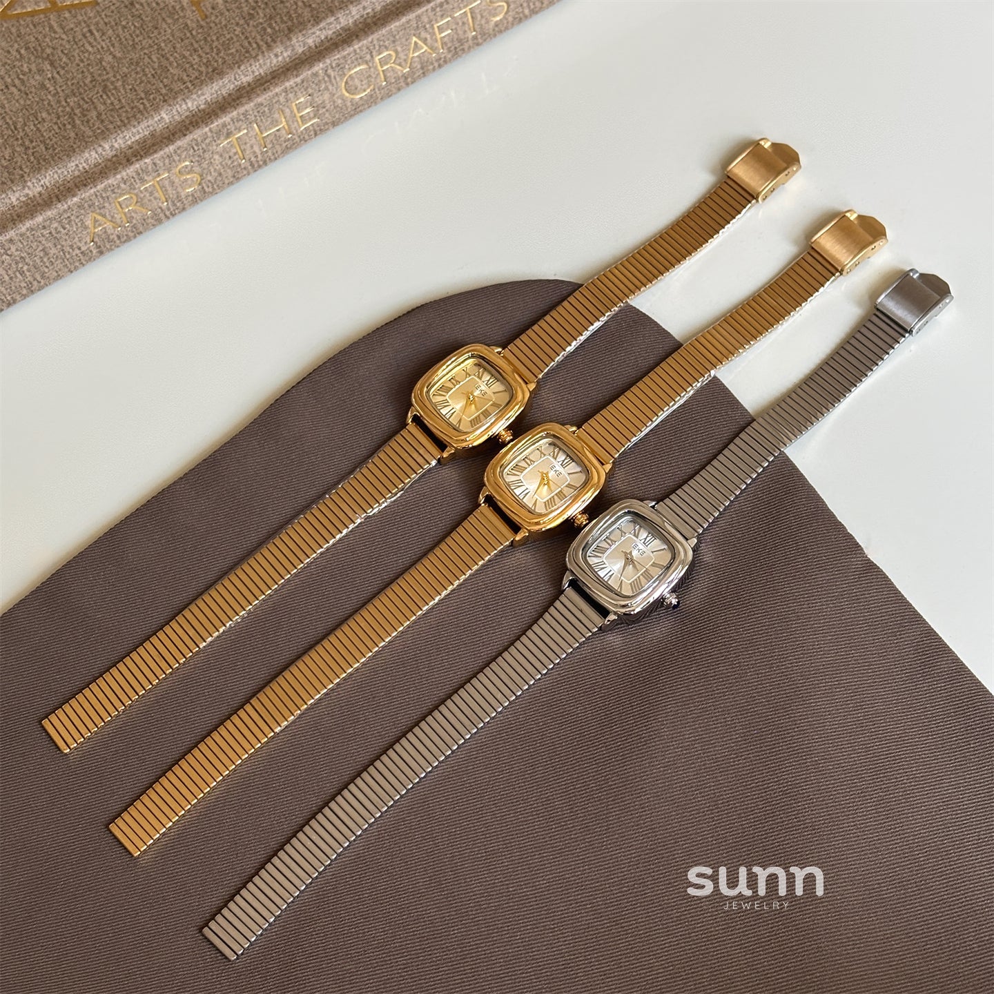 Hudsyn Retro Roman Square Watch [9AWNH2MJ]