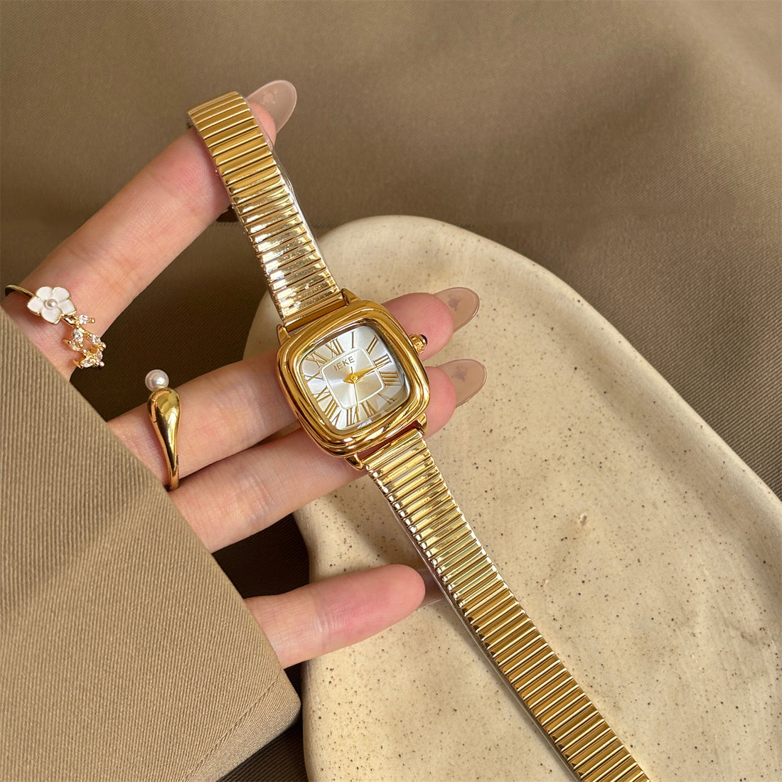 Hudsyn Retro Roman Square Watch [O8M8UABP]