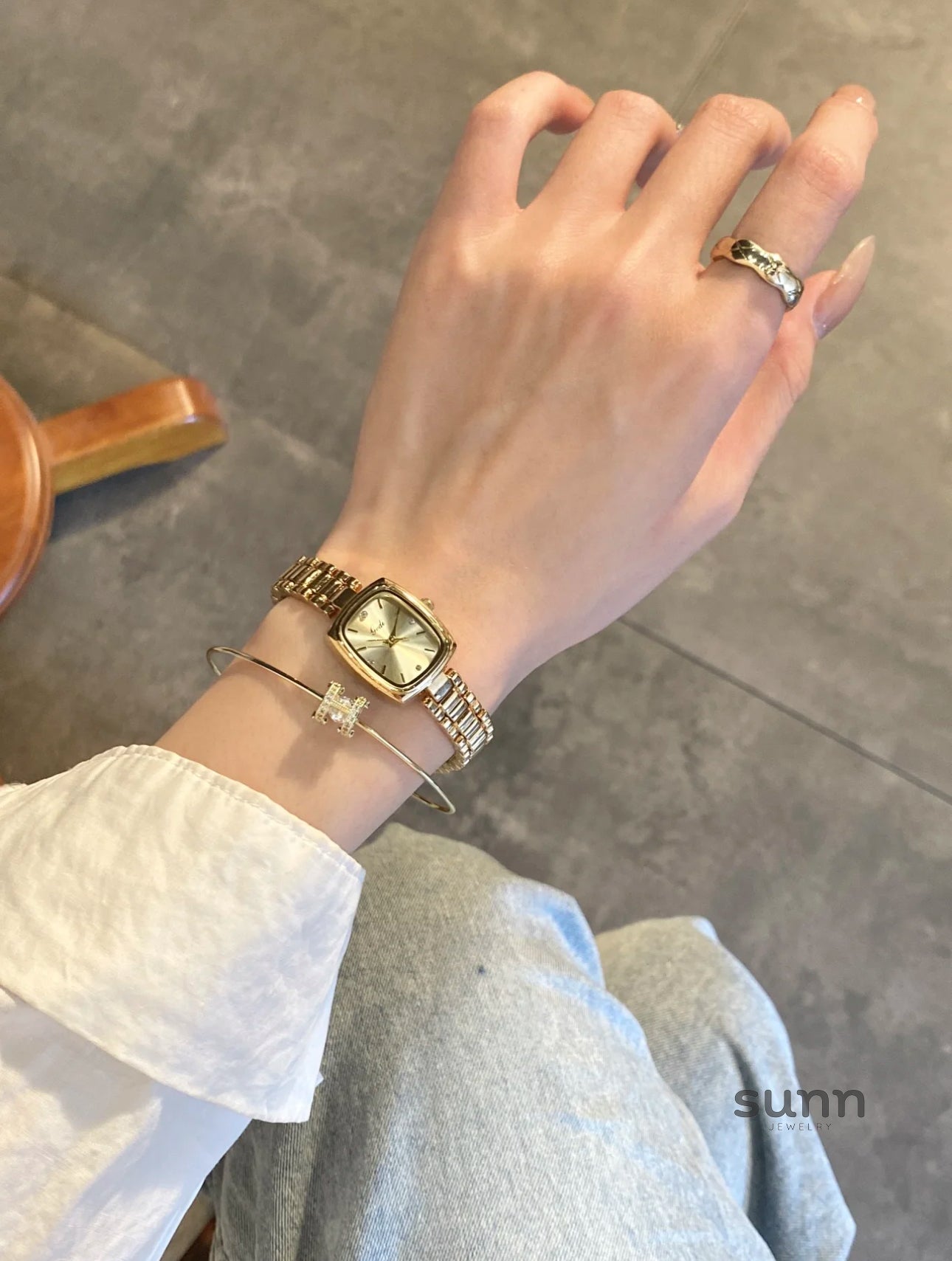 Idy Aurora Retro Quartz Watch [9LSZS2UD]