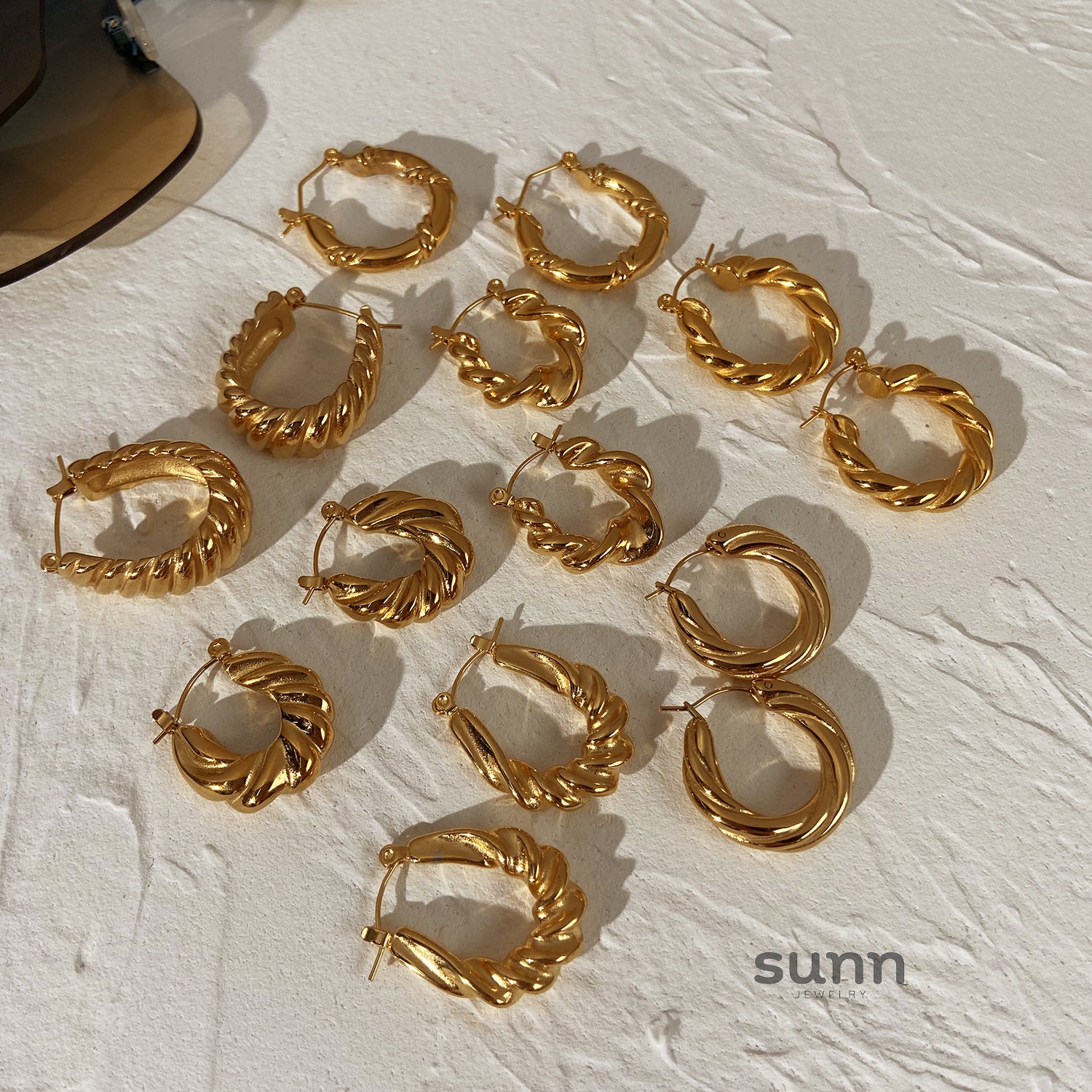 Ifeoluwa Croissant Hoop Earrings [2LEWPYWK]